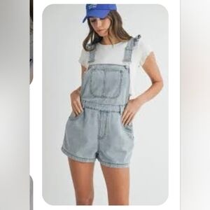 No Boundaries Distressed Light Denim Overall Shorts Medium *U